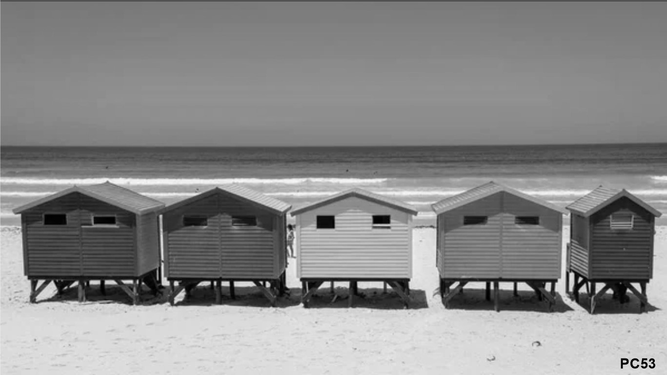 PC71_depositphotos_550628380-stock-photo-colorful-beach-house-at-muizenberg - copia